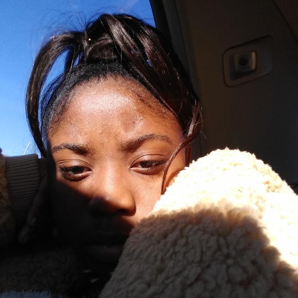 Meet your Posher, Maya - Picture 7 of 8